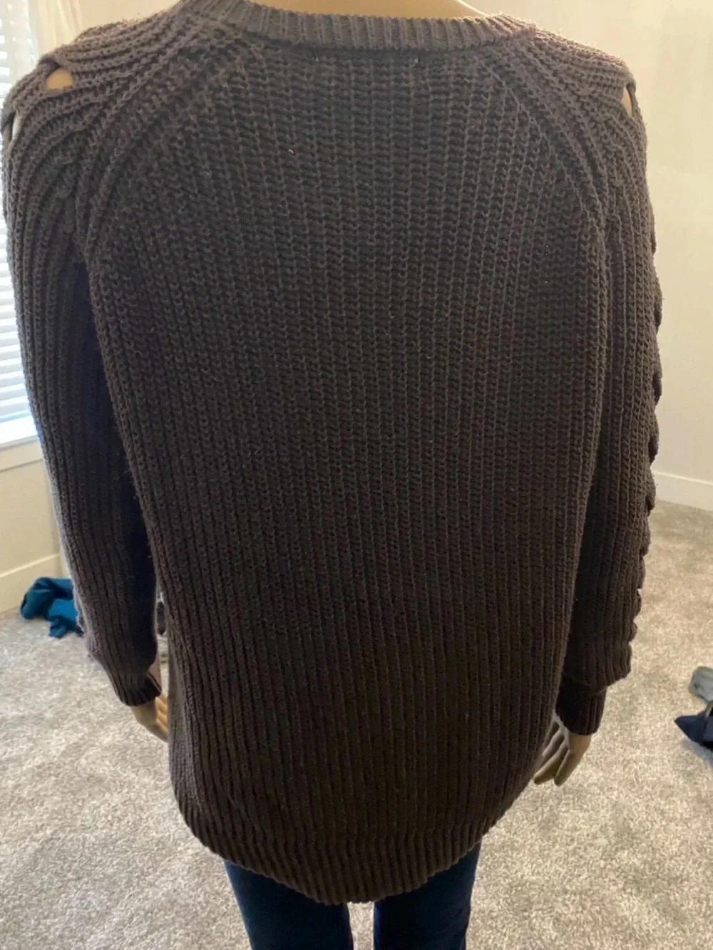 Altar'd State SiE Small Gray Crewneck Sweater with Sleeve Cutouts-023
